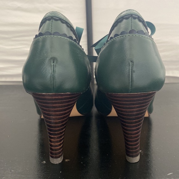 Chelsea Crew Gallery Heels size 40 NWOT - Picture 3 of 6